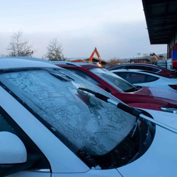 Telescopic Car Snow Remover Brush Extendable Length Car Windshield Ice Scraper Car & Caravan Free Shipping 13