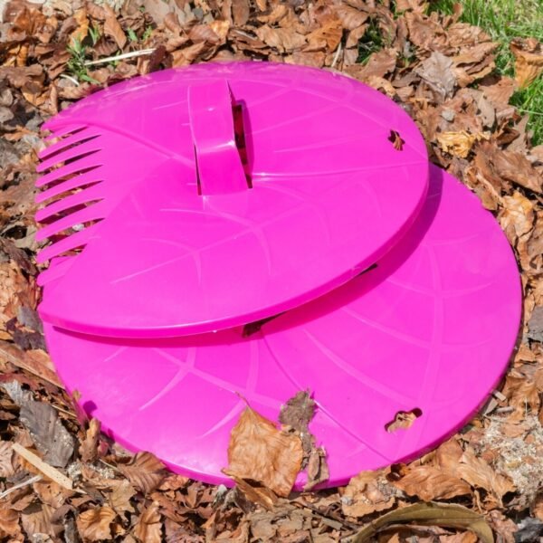 Garden Cleaning Scoops Hand Held Leaf Grabber Pink Plastic Teeth Rake Design
